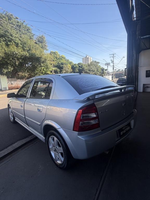 CHEVROLET Astra Hatch - Foto