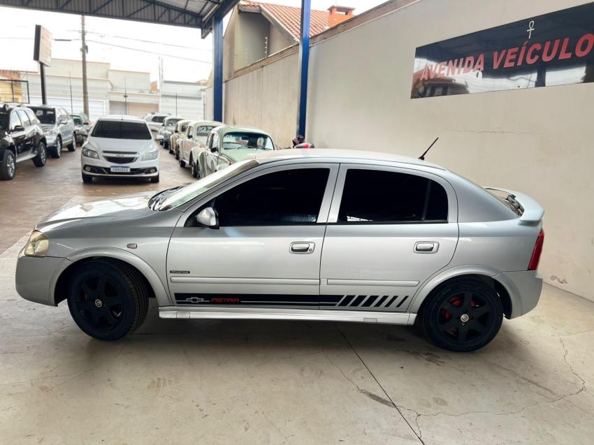 CHEVROLET Astra Hatch - Foto