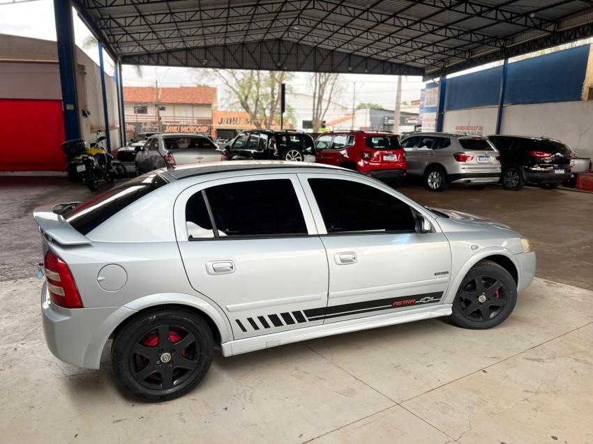 CHEVROLET Astra Hatch - Foto