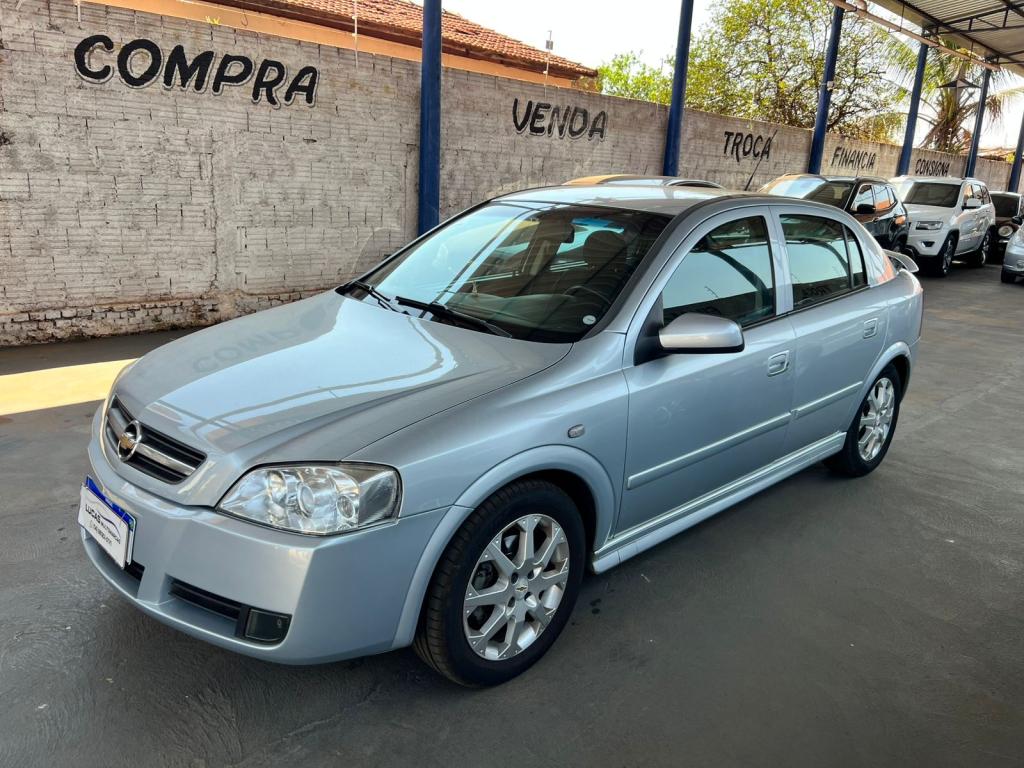 CHEVROLET Astra Hatch - Foto