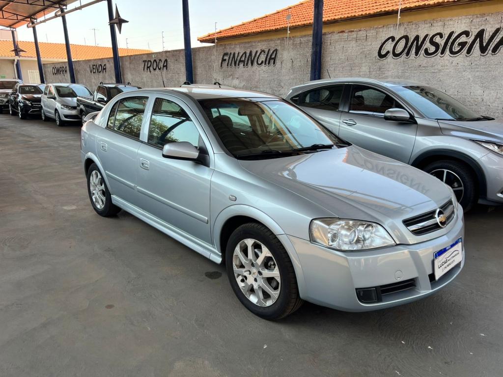 CHEVROLET Astra Hatch - Foto