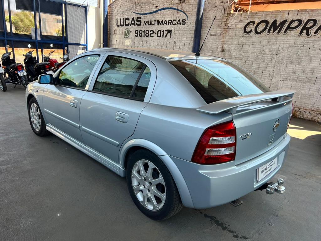 CHEVROLET Astra Hatch - Foto