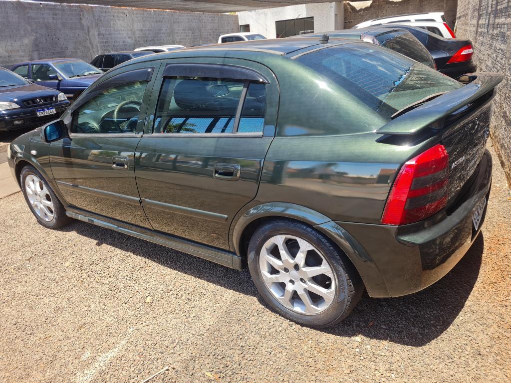 CHEVROLET Astra Hatch - Foto