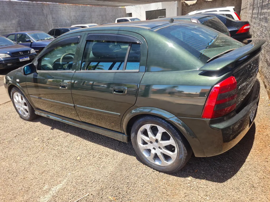 CHEVROLET Astra Hatch - Foto