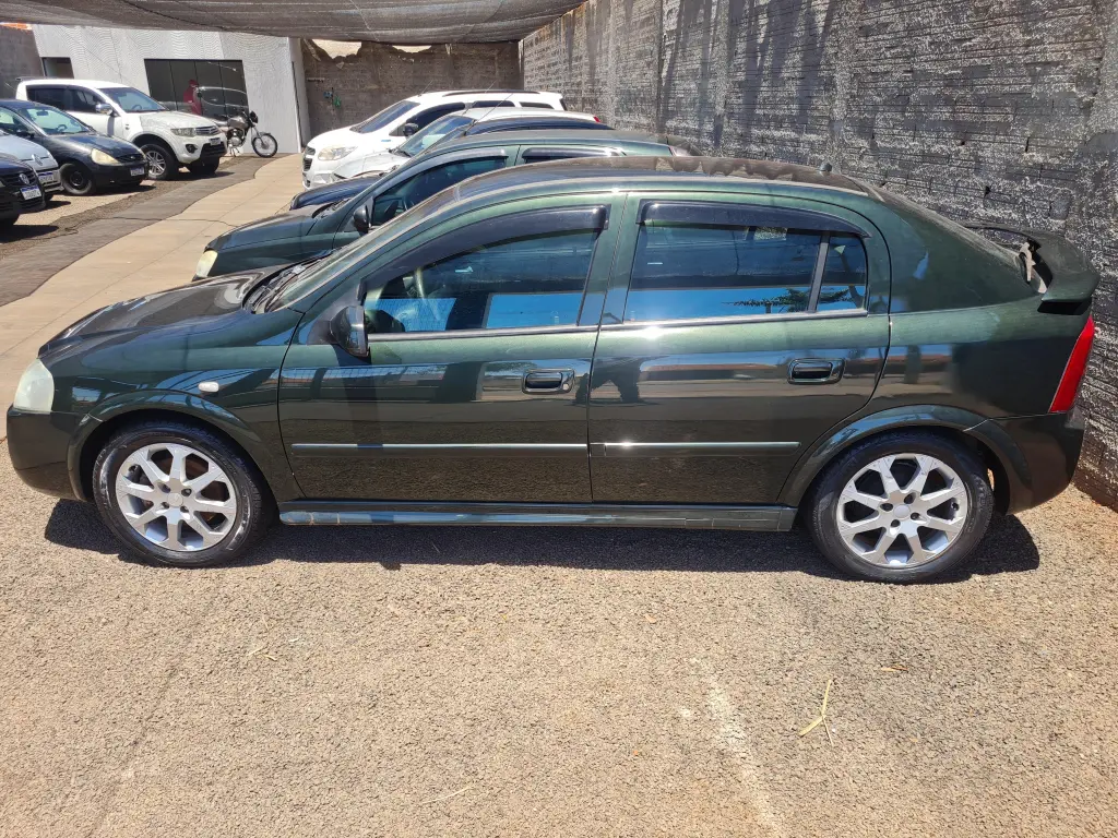 CHEVROLET Astra Hatch - Foto