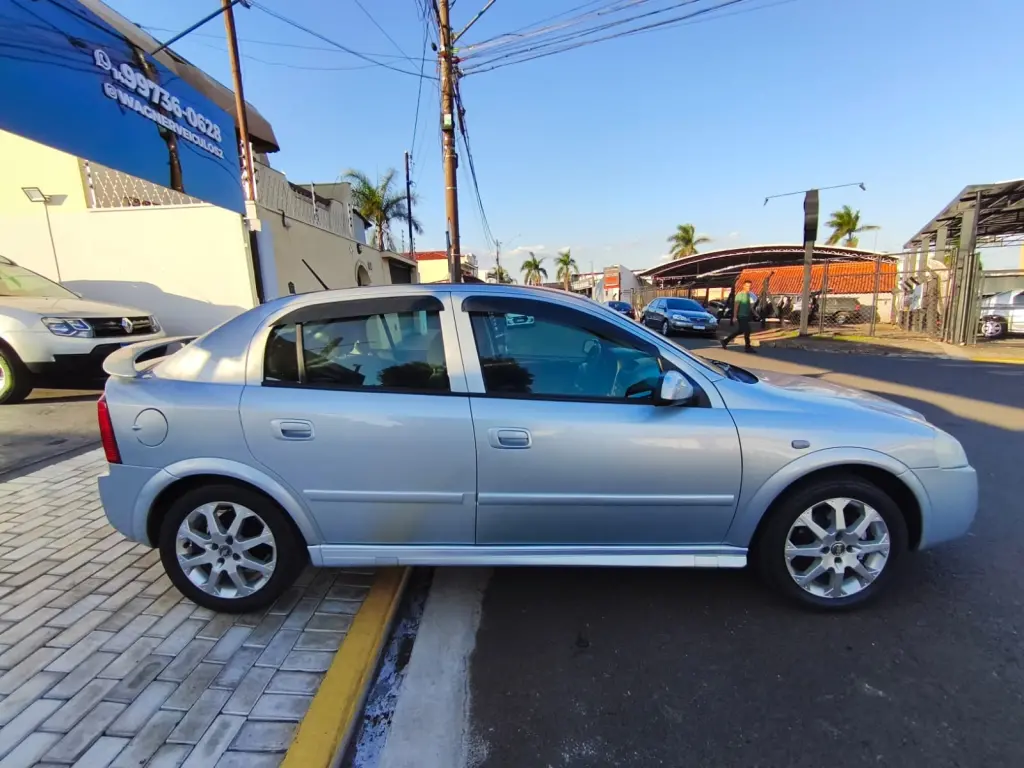 CHEVROLET Astra Hatch - Foto