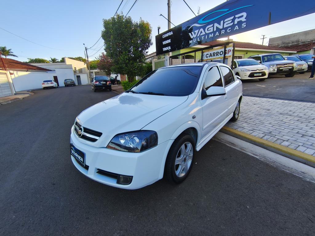 CHEVROLET Astra Hatch - Foto