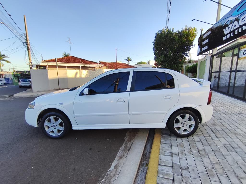 CHEVROLET Astra Hatch - Foto