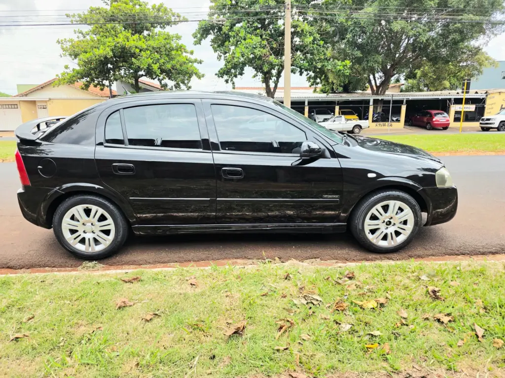 CHEVROLET Astra Hatch - Foto