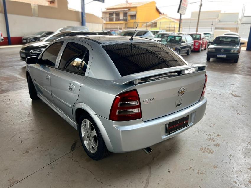 CHEVROLET Astra Hatch - Foto