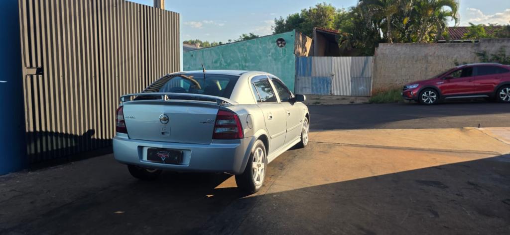 CHEVROLET Astra Hatch - Foto