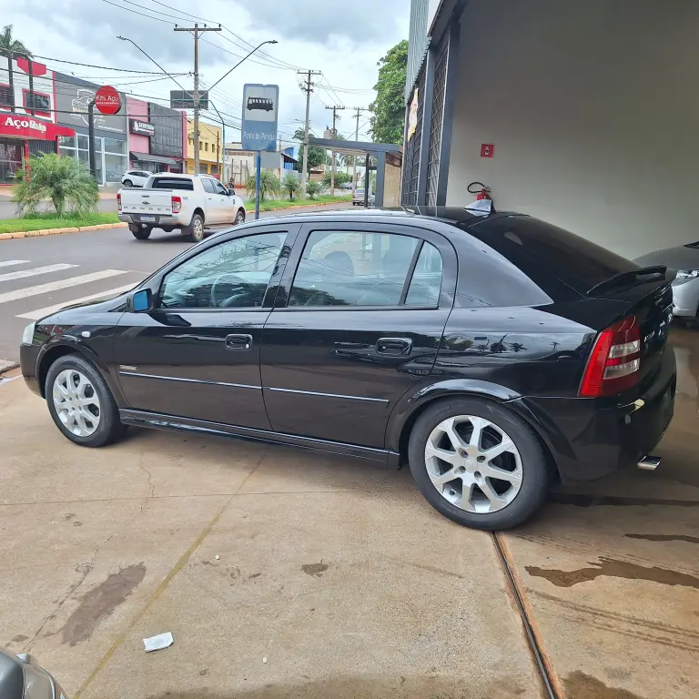 CHEVROLET Astra Hatch - Foto
