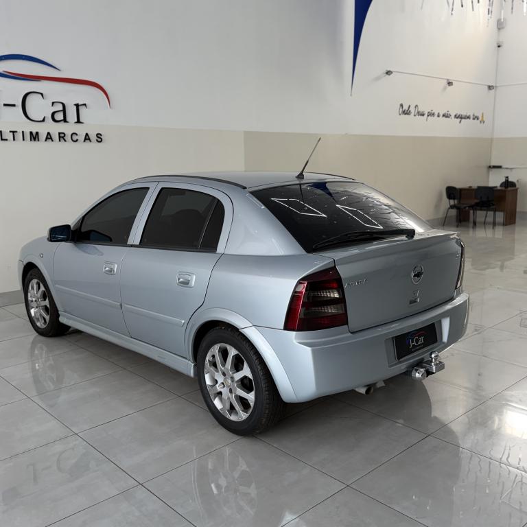 CHEVROLET Astra Hatch - Foto