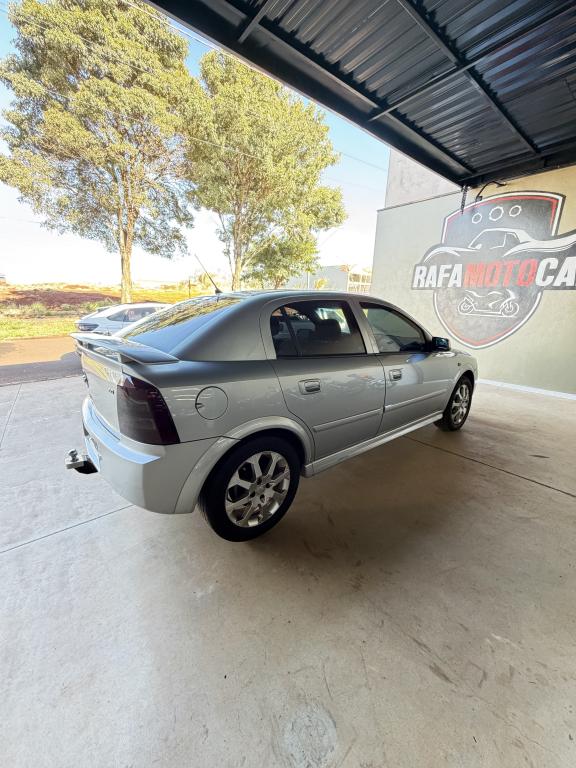 CHEVROLET Astra Hatch - Foto