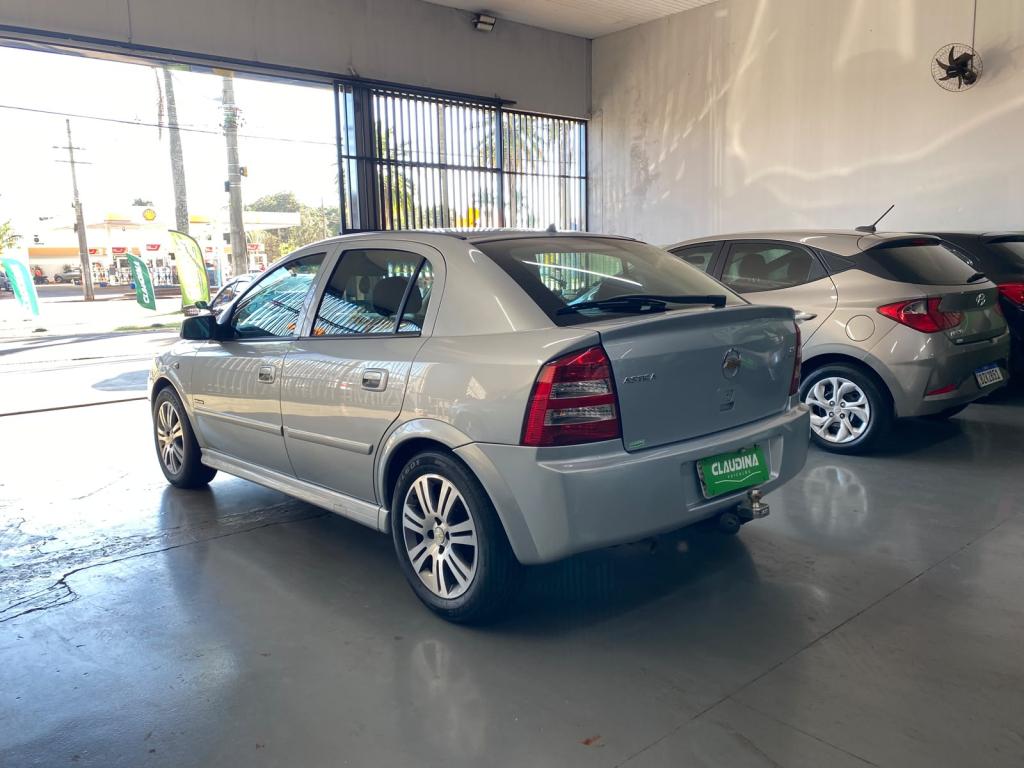 CHEVROLET Astra Hatch - Foto