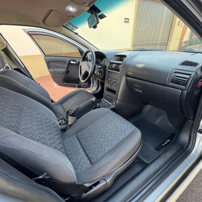 CHEVROLET Astra Hatch - Foto