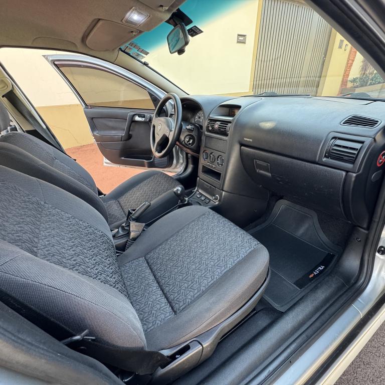 CHEVROLET Astra Hatch - Foto