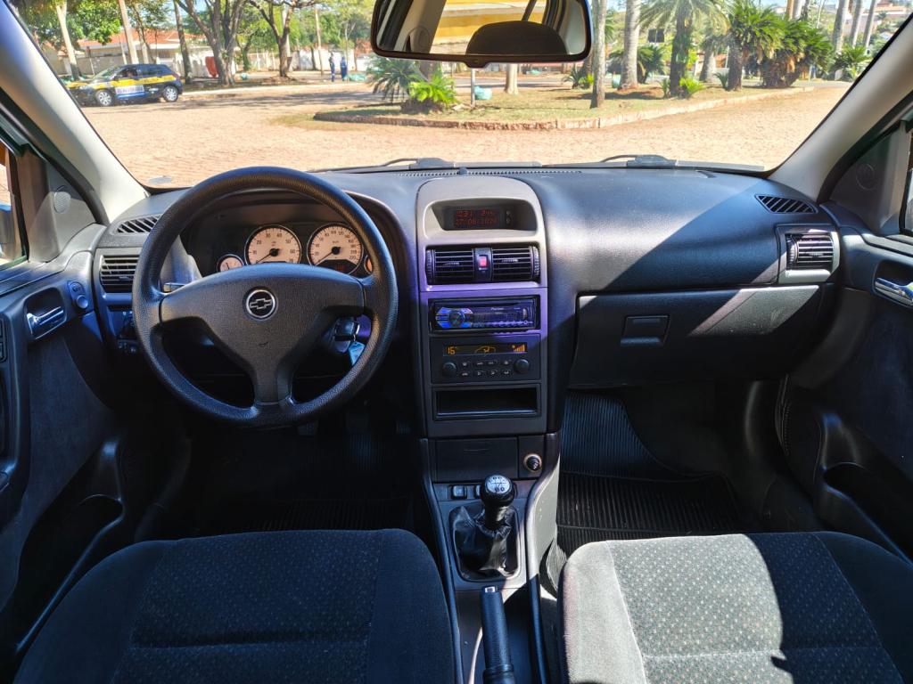 CHEVROLET Astra Hatch - Foto