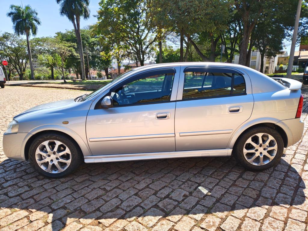 CHEVROLET Astra Hatch - Foto