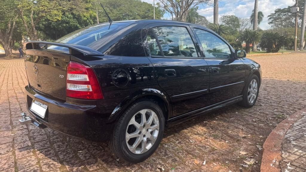 CHEVROLET Astra Hatch - Foto