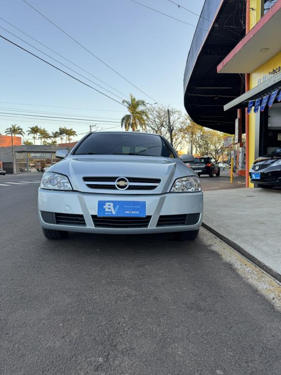 CHEVROLET Astra Hatch - Foto