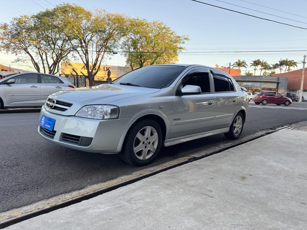 CHEVROLET Astra Hatch - Foto