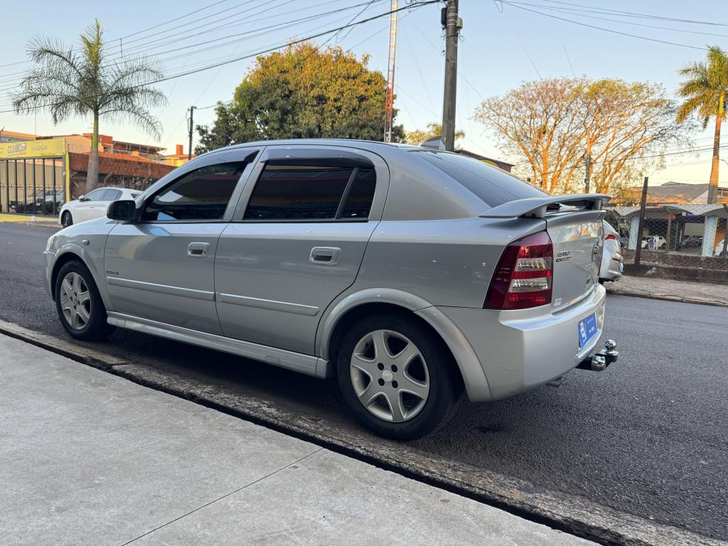 CHEVROLET Astra Hatch - Foto