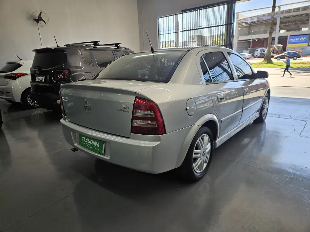 CHEVROLET Astra Sedan - Foto