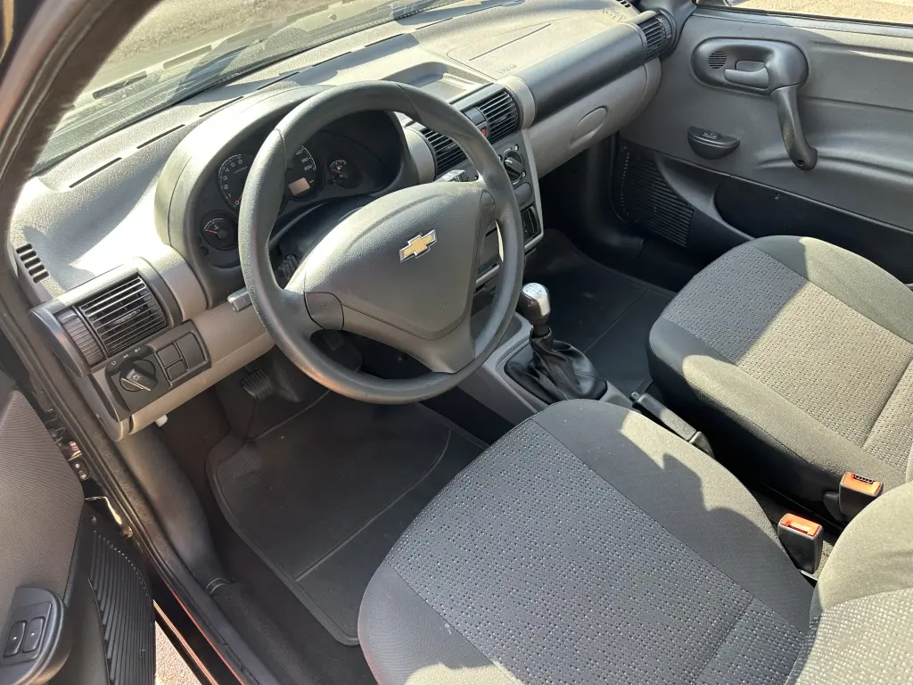 CHEVROLET Classic Sedan - Foto