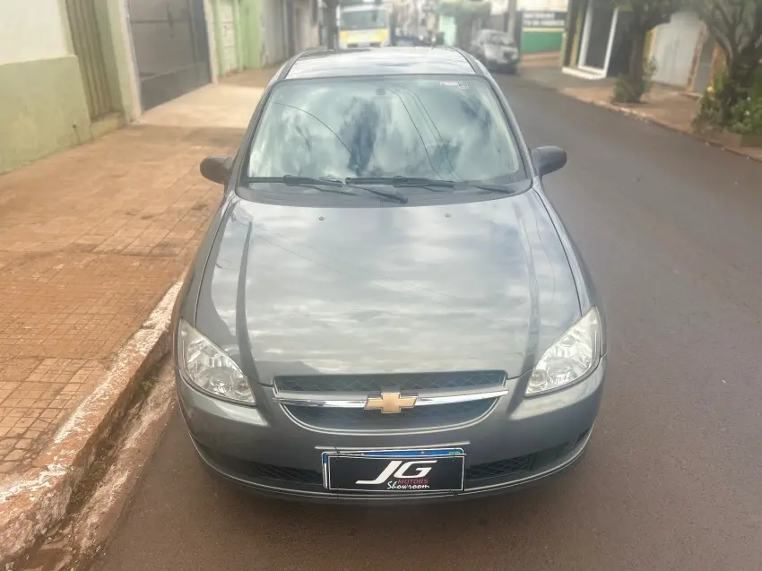 CHEVROLET Classic Sedan - Foto