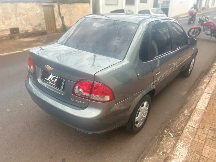 CHEVROLET Classic Sedan - Foto