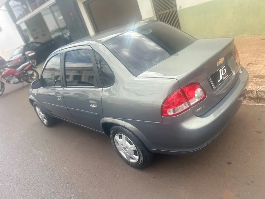 CHEVROLET Classic Sedan - Foto