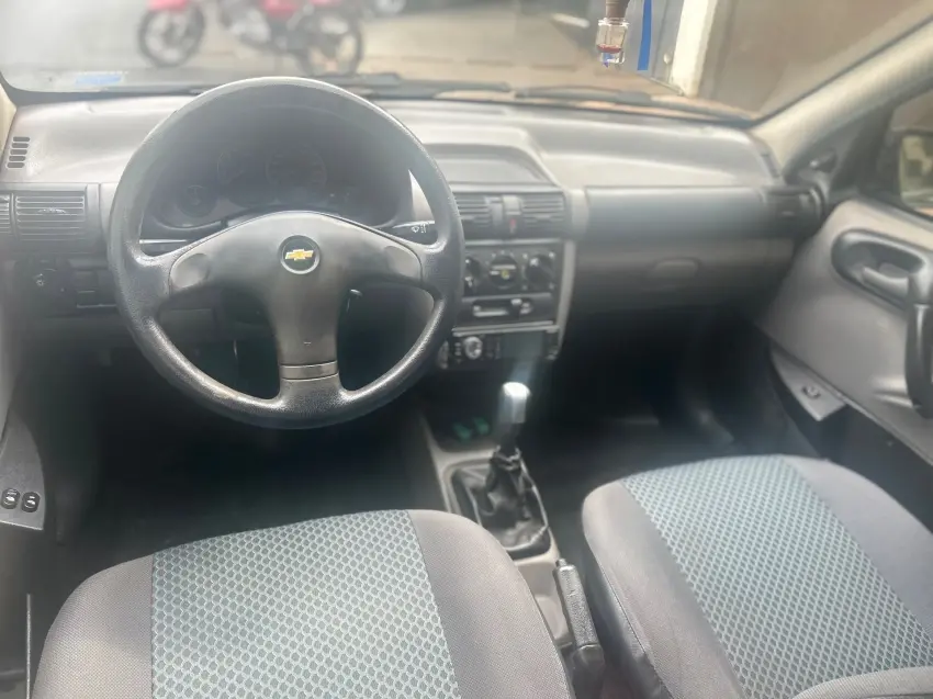 CHEVROLET Classic Sedan - Foto