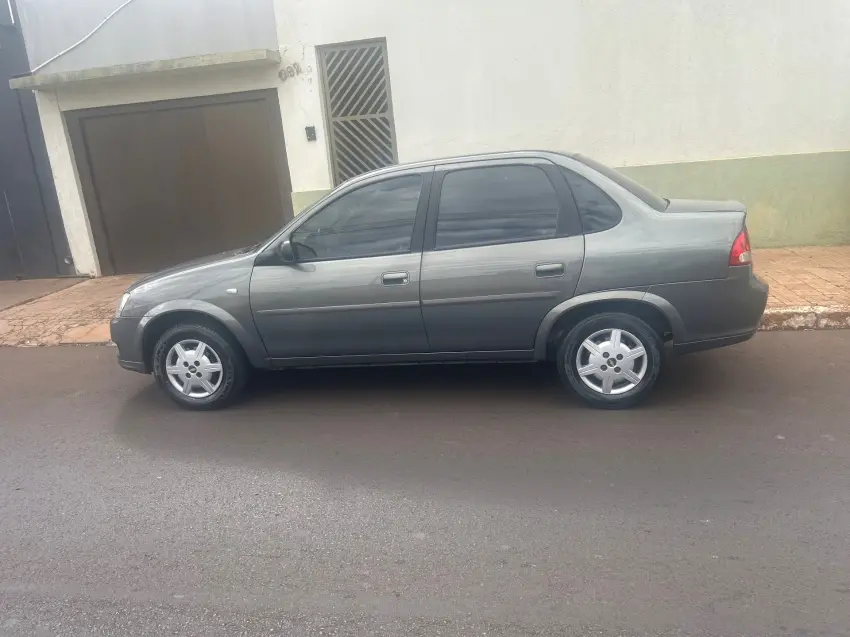 CHEVROLET Classic Sedan - Foto