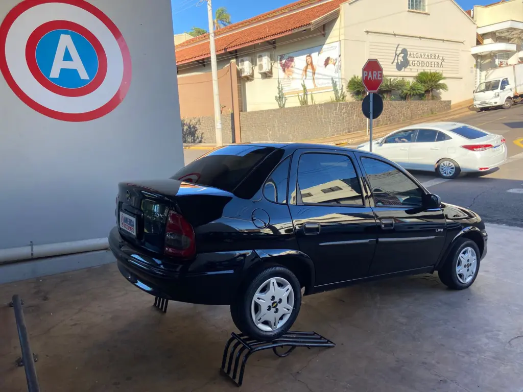 CHEVROLET Classic Sedan - Foto