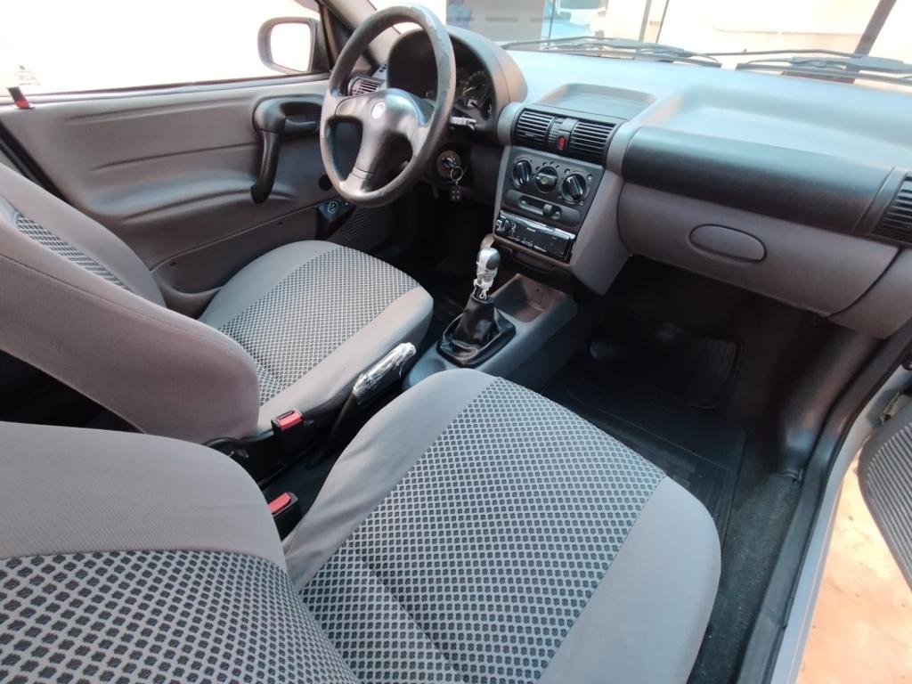 CHEVROLET Classic Sedan - Foto