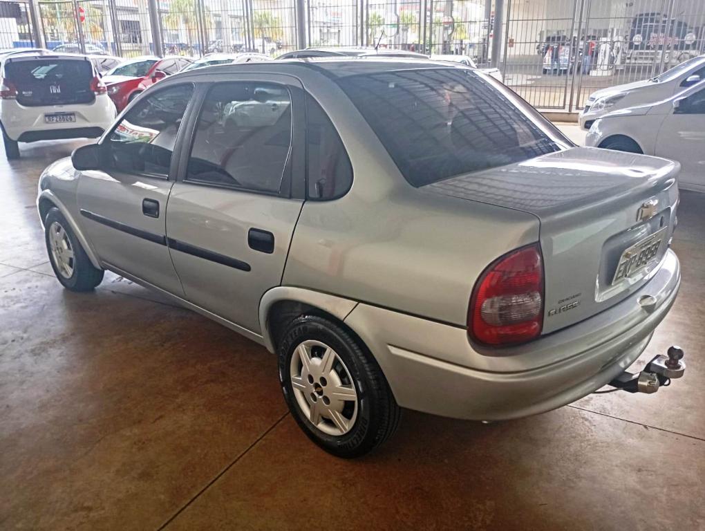 CHEVROLET Classic Sedan - Foto