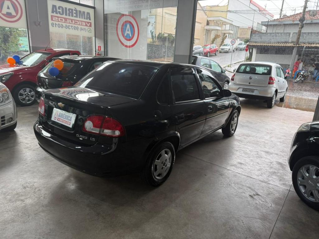 CHEVROLET Classic Sedan - Foto