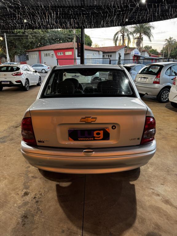 CHEVROLET Classic Sedan - Foto