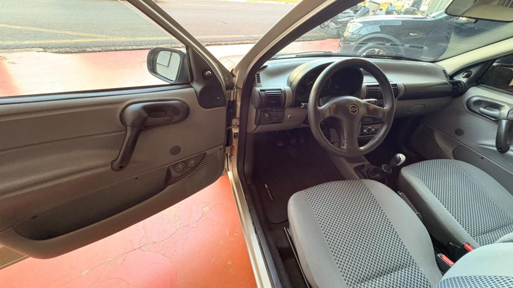 CHEVROLET Classic Sedan - Foto