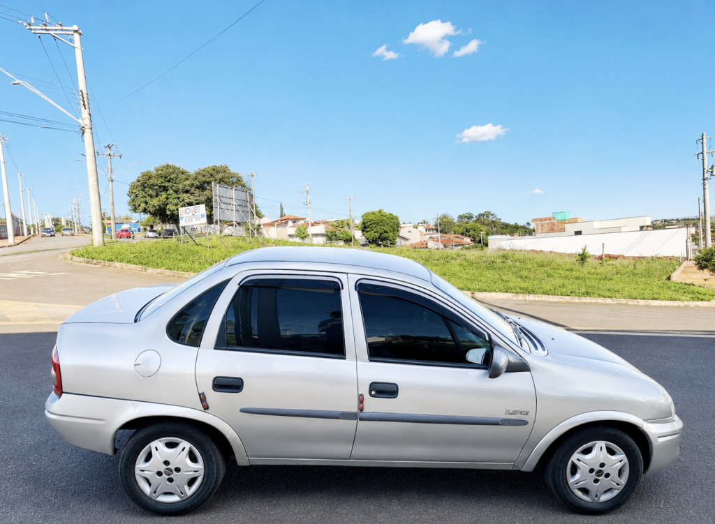 CHEVROLET Classic Sedan - Foto