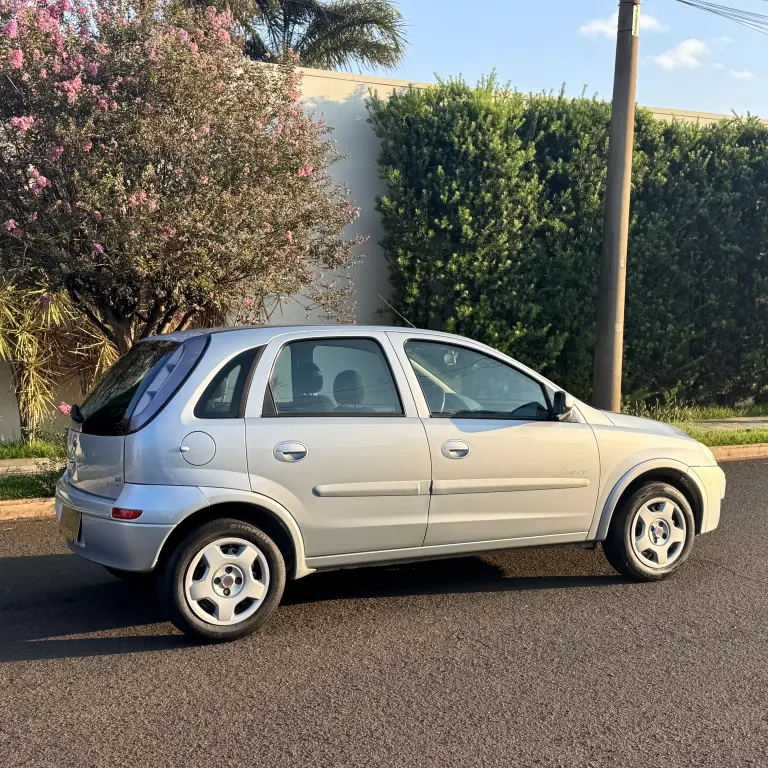 CHEVROLET Corsa Hatch - Foto