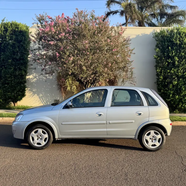 CHEVROLET Corsa Hatch - Foto