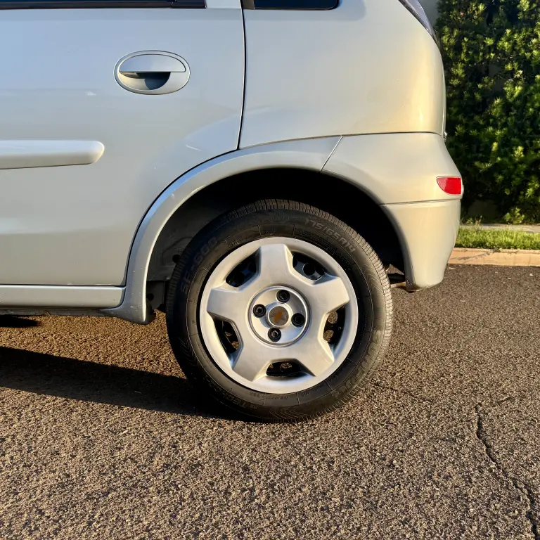 CHEVROLET Corsa Hatch - Foto