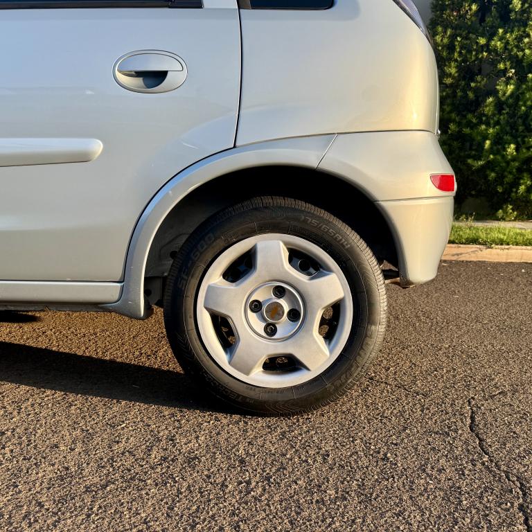 CHEVROLET Corsa Hatch - Foto