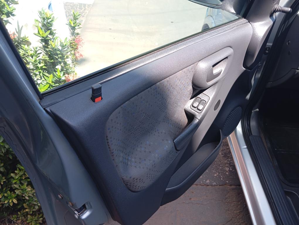 CHEVROLET Corsa Hatch - Foto