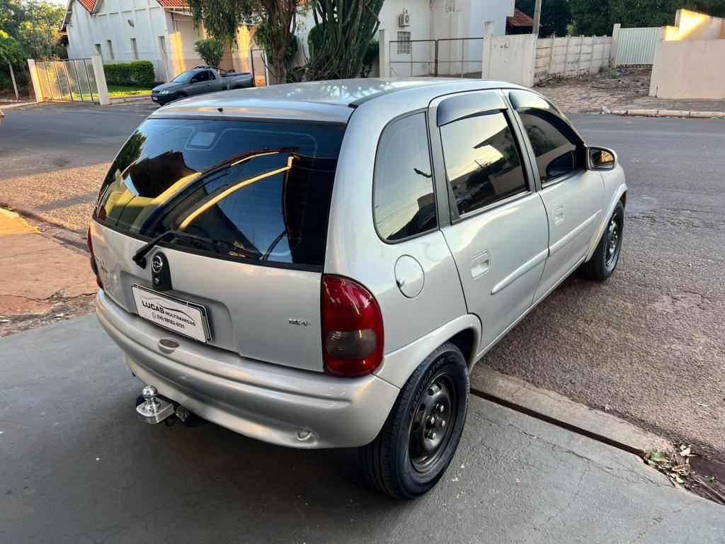 CHEVROLET Corsa Hatch - Foto