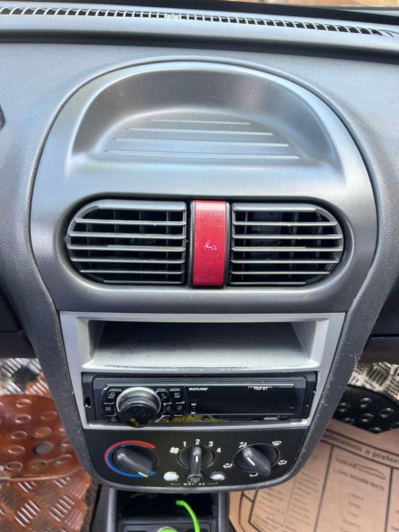 CHEVROLET Corsa Hatch - Foto