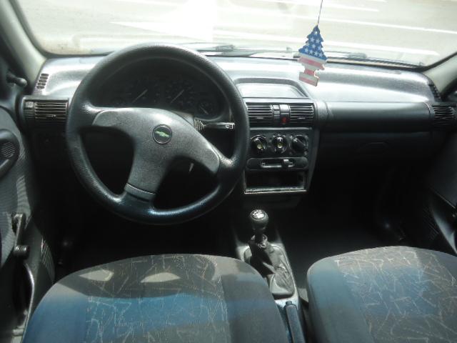 CHEVROLET Corsa Hatch - Foto