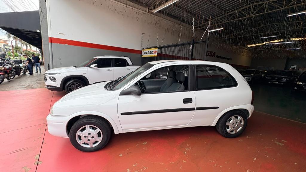 CHEVROLET Corsa Hatch - Foto